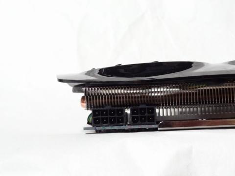 補助電源コネクタ