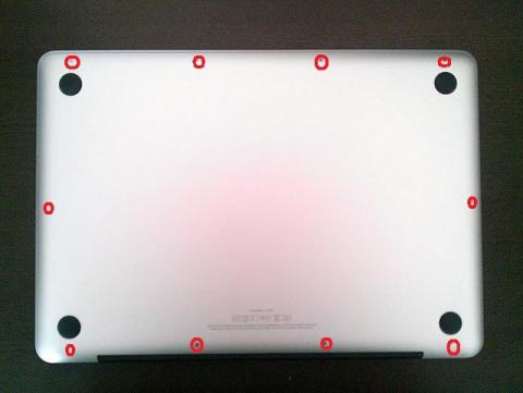 MacBookPro13の裏側