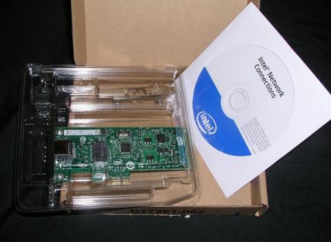 内容物。ロープロ金具付き。