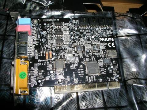 カード本体。こちらも状態は良い。