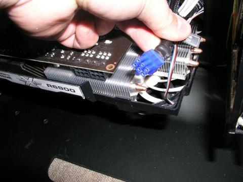 ケースがデカ過ぎて届かない(汗)