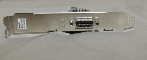 SFF-8470ポート。SASの外付用規格で、ケーブルがクソ高い。