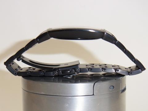 真横から。薄さがよく分かる