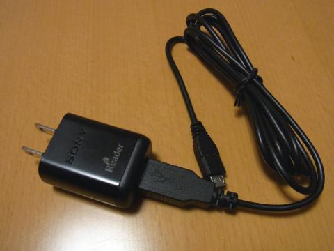 SONY Reader用のACアダプタ