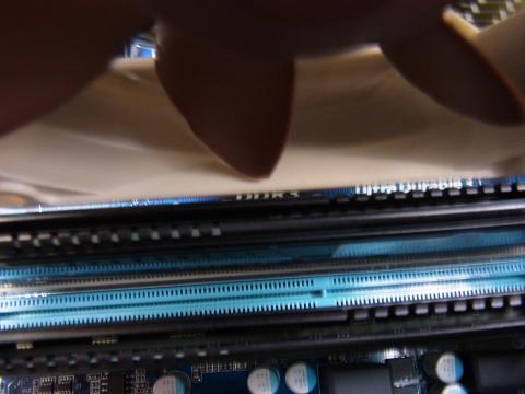 メモリーとはギリで接触していないです