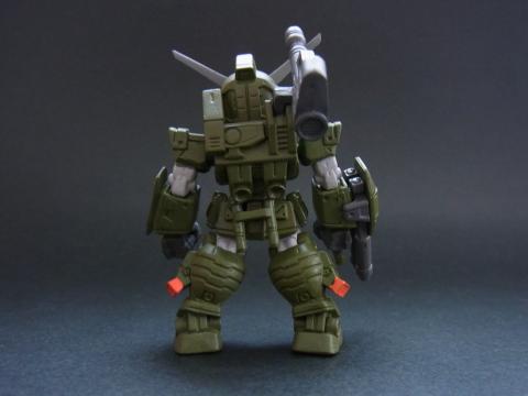 上半身が傾いてます