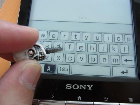 ソフトキーボードもミスタッチが減ってよい感じ