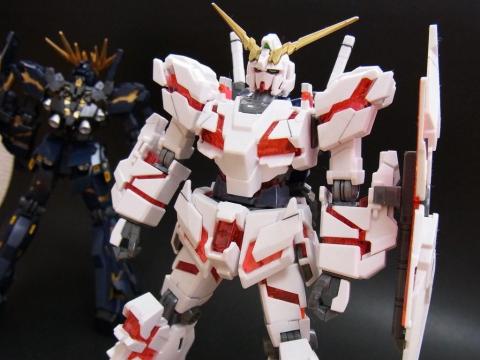 【バンシィを背に】