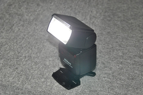 カメラについてないのに光ってます。