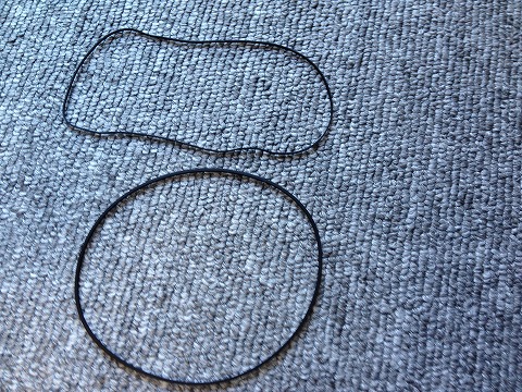 上がビロビロ。下が新品です。150円