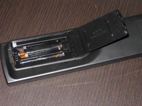 若干開けにくいリモコン蓋