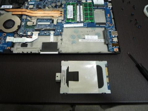 HDD取り外し