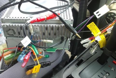 AUXをピンコードで配線