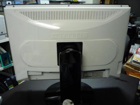 裏はなぜか真っ白