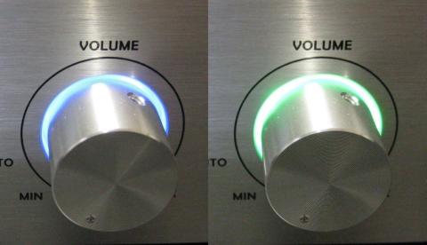 INPUT 1が青色、INPUT 2が緑色です。