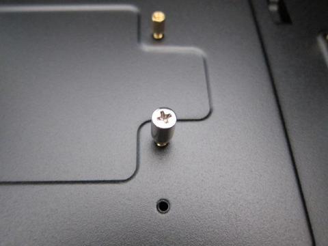 取り付けねじ拡大と治具