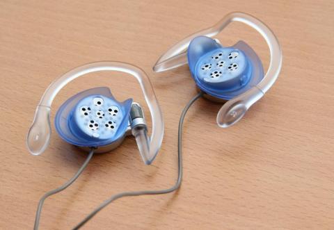 イヤーパッドは柔らかいゴムのような素材