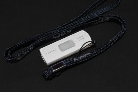 カラーはホワイトですヨ