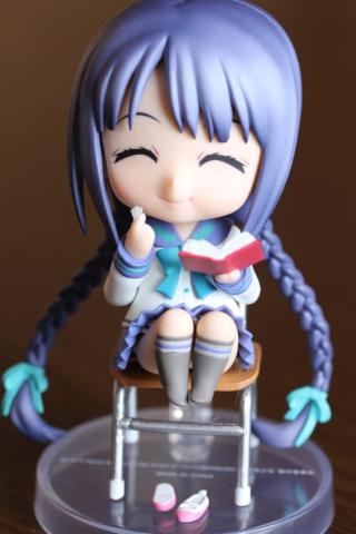 椅子に座ったポーズがお気に入りです♪