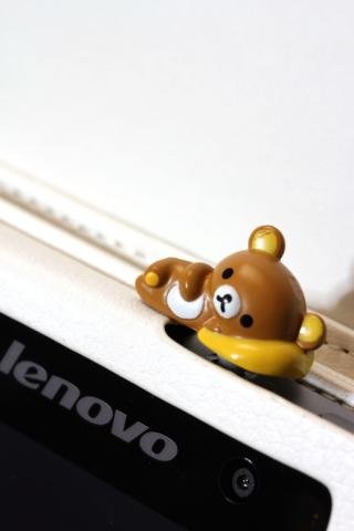 横に長いからカバーにまで......ケド、ダイジョウブ!ちょっと浮き上がっててちゃんとつけられます