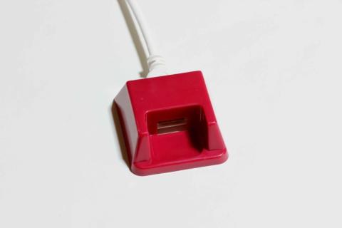 椅子はこんな感じで、見難いですけど足型があるんです