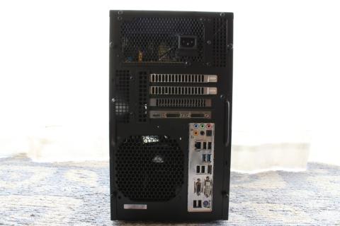 後ろはこんな感じです