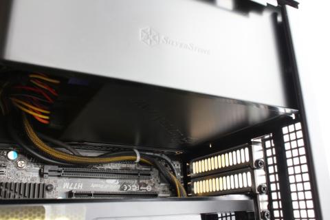 ほとんど見えませんネ......