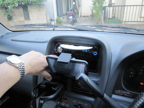 前面下部に干渉してあまり前に倒せません