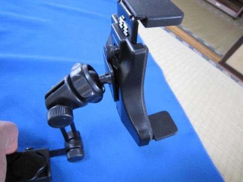 他メーカーのホルダーは隙間ができます