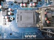 ソケット保護カバーをパキっと外すと