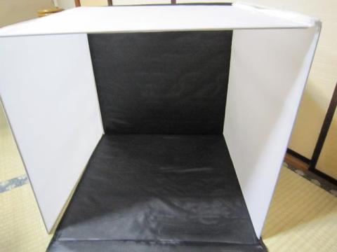 上側を止めます…背景布付け忘れたw