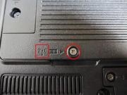 このネジを外します