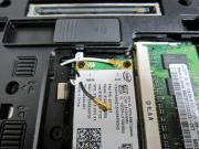 結局MAIN側のアンテナを外してからネジ止めしました