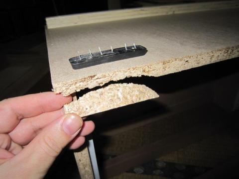 ゴム足がついてる箇所がポロリ