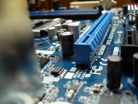 DZ68DB 電解コンデンサKZG