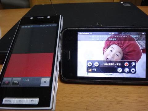 ダイニングテーブルの上です。SegClipの無線LAN受信は全く問題なしです