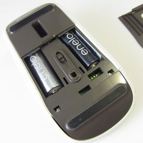 エネループ2本 後部の穴にはレシーバー収納可