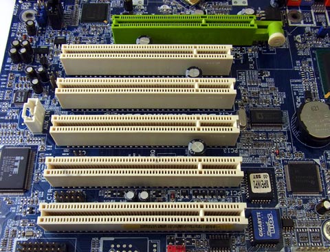 AGP、そしてずらりと並んだPCI