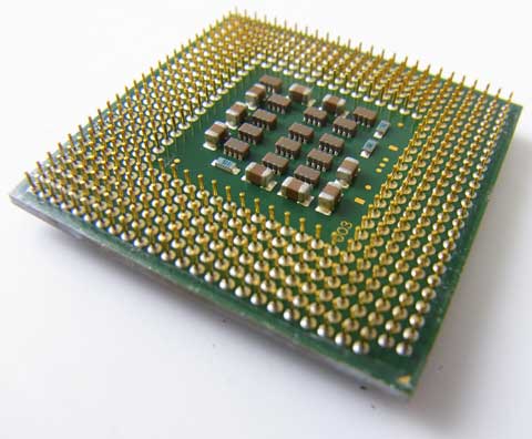 ピンがニョキニョキ