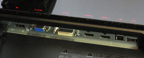 入力端子部(左端はOSDコントローラ用/右端はUSBハブ)