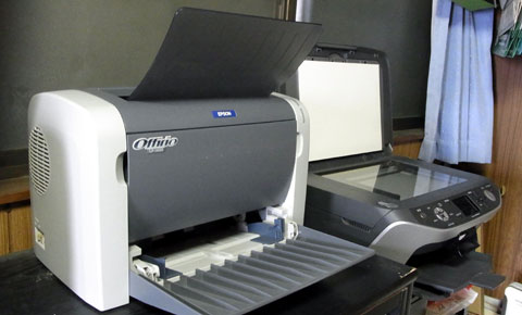 プリンター2台は場所食うねー