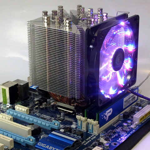 大型クーラーの装着も干渉は無い