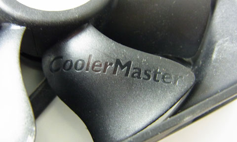 ファンブレードにロゴ入りと芸が細かい