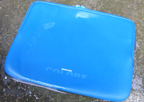 水も滴るいいバッグ。