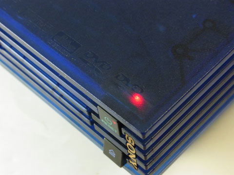 ちなみにクリア筐体だと側面にLEDが見える