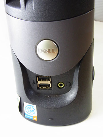 USB*2とヘッドフォン端子のみの割り切り