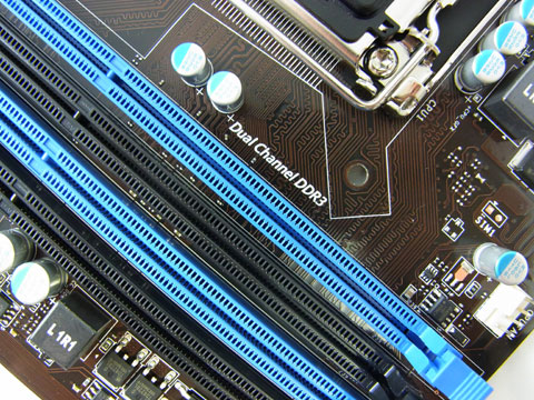 メモリスロットとCPUソケット位置