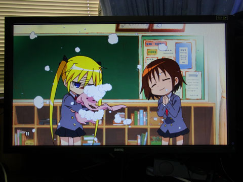 うさちゃんを優しく抱きしめるの図