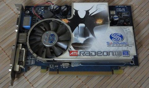 汚れのせいで余計迫力が…