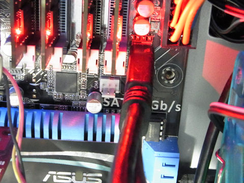 マザー内部に直結OK